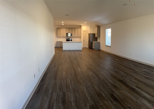 Foto del edificio - 7315 Lakeway Blf Ln