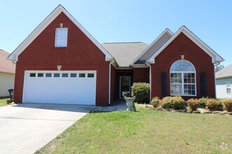 Building Photo - 140 Oak Leaf Cir