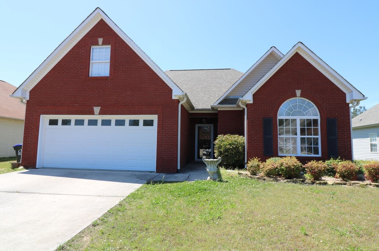 Primary Photo - GREAT RENTAL IN FOX HOLLOW SUBDIVISION!