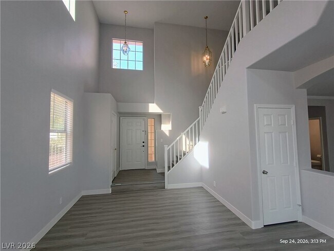 Foto del edificio - 9737 Ravine Ave
