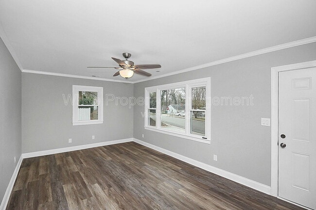Foto del edificio - 604 Westwood Cir