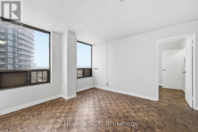 Building Photo - 2360 Dundas St W