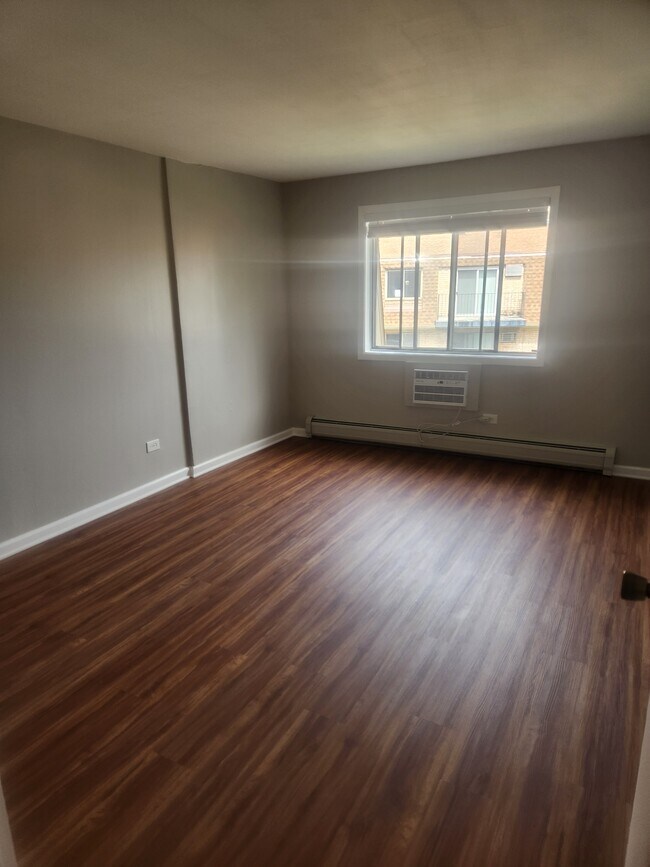 Foto del edificio - 226 Shorewood Dr