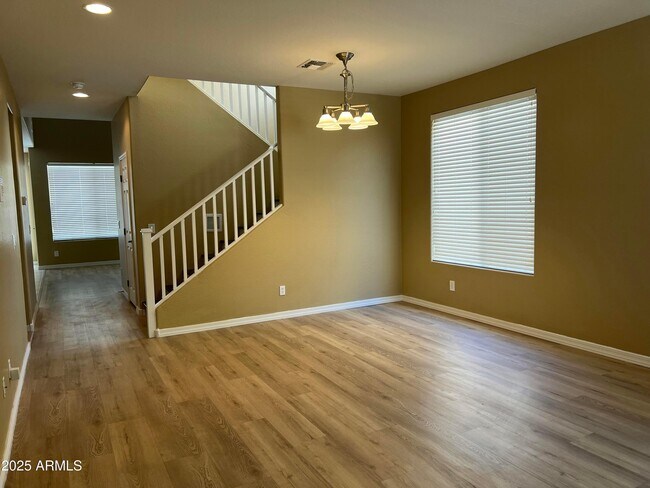 Foto del edificio - 6734 W Blackstone Ln