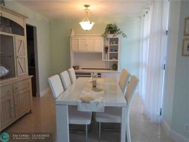 Building Photo - 1361 S Ocean Blvd