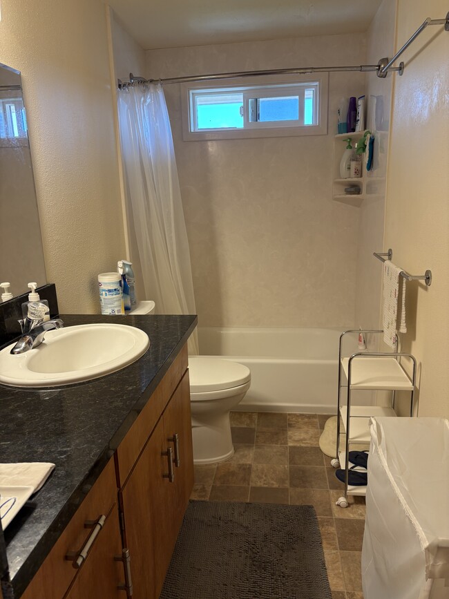 Building Photo - 1443 NW 20th St