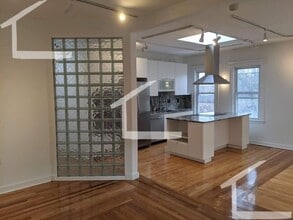 Building Photo - 222 Harvard St