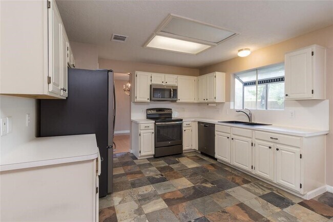 Building Photo - 5215 Heathervale Ct