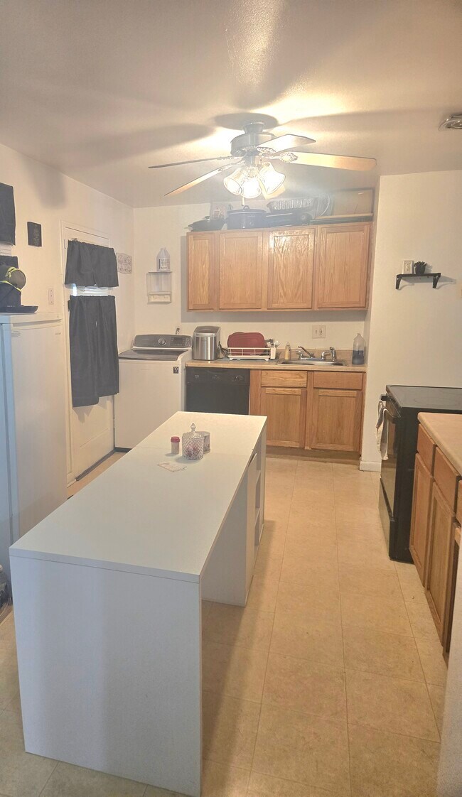 Foto del edificio - 3931 Flynn St