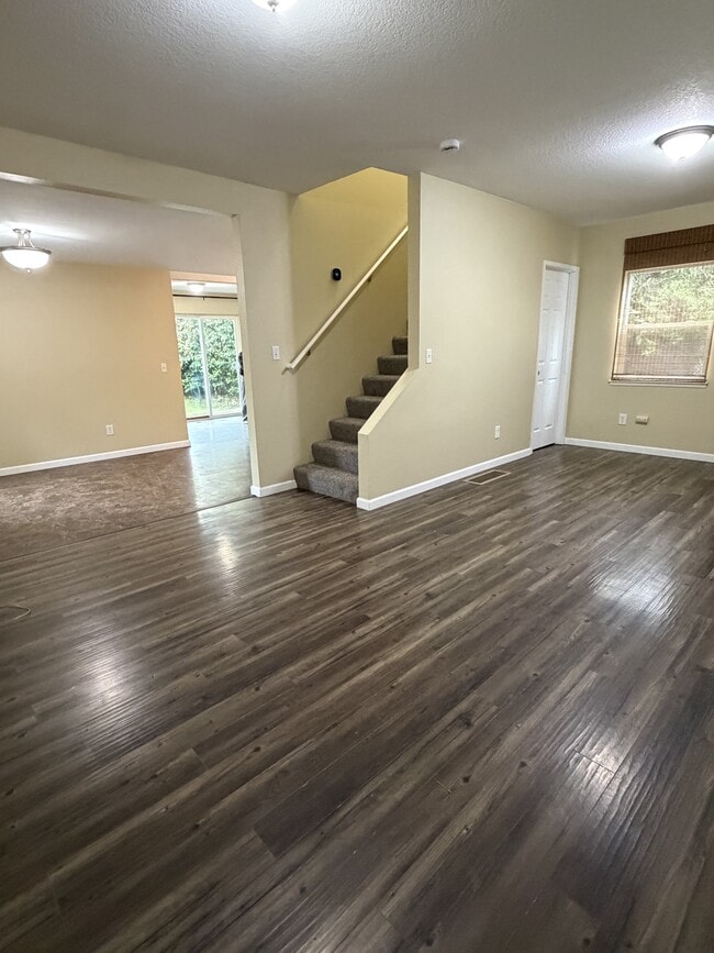 Foto del edificio - 6102 SW 85th Ave