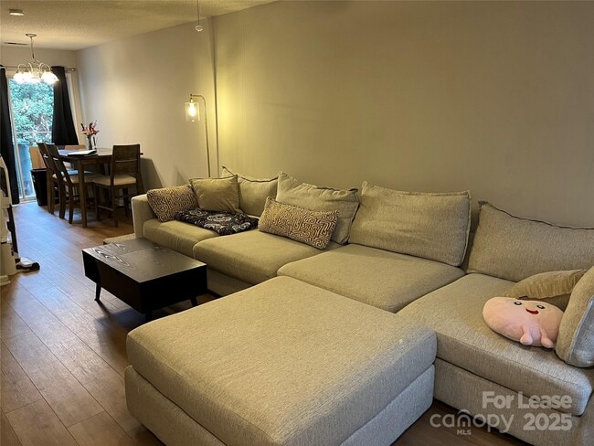 Foto del edificio - 1825 Birch Heights Ct