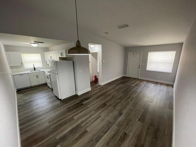 Foto del edificio - 5040 Sanctuary Way