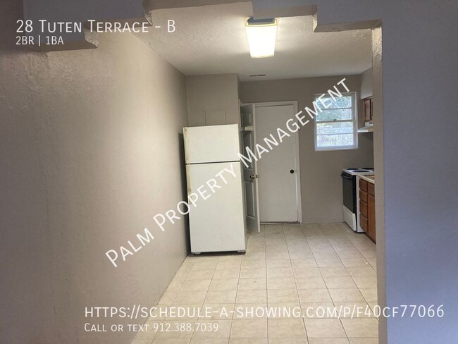 Building Photo - Updated 2 Bedroom, 1 Bathroom Duplex Apart...