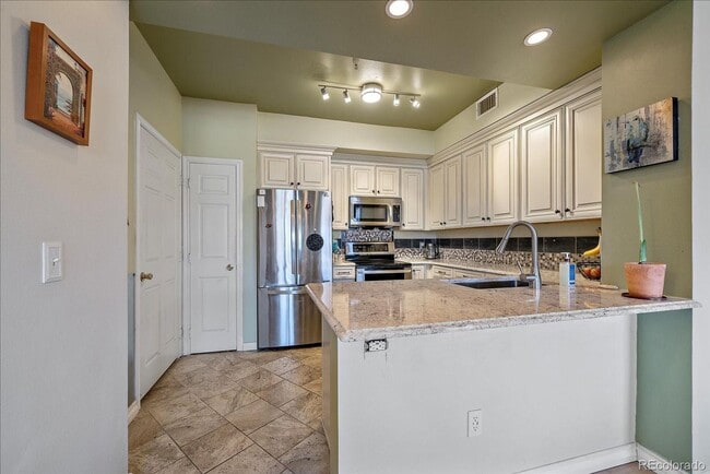 Building Photo - Lovely 2 Bed 2 Bathroom Condo in Parker