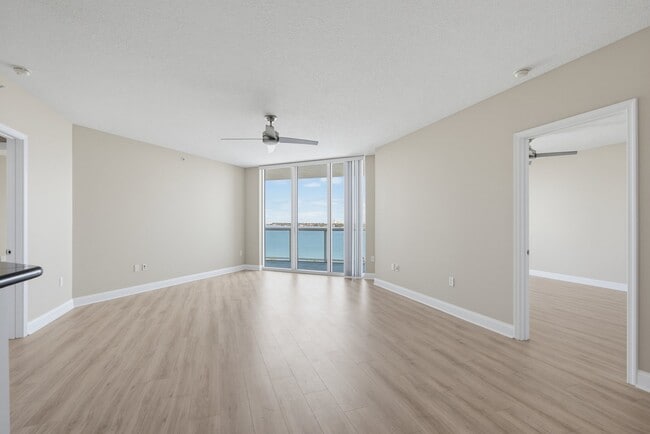 Building Photo - 241 Riverside Dr