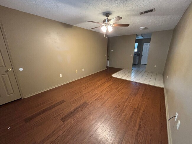 Foto del edificio - 1402 N Hartford Ave