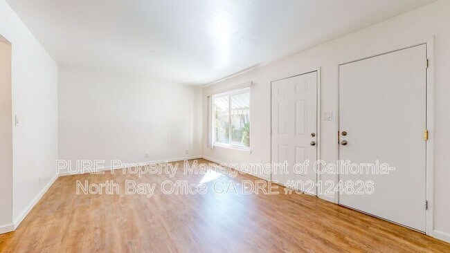 Building Photo - 3929 Princeton Dr