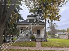 Building Photo - 509 E George Ave