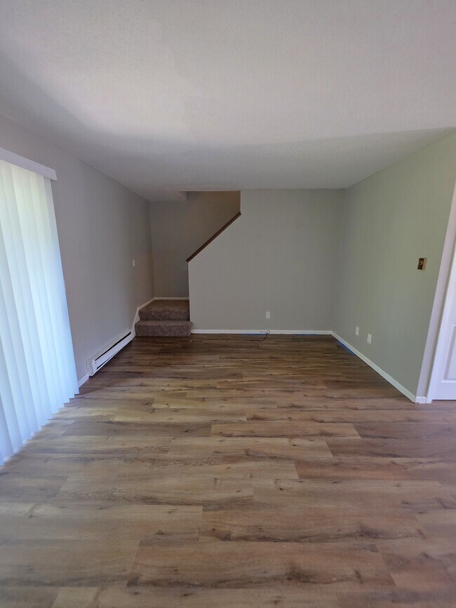 Building Photo - 333 Odanah Ave