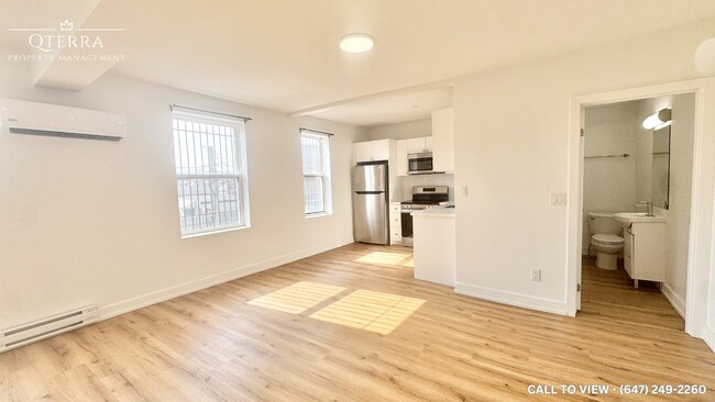 Building Photo - 1052 Barton St E