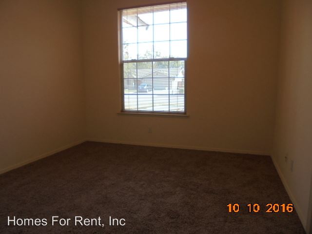 Building Photo - 1423 N Eaton Ave