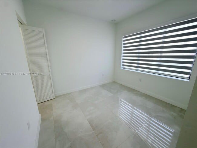 Building Photo - 26053 SW 145th Ave