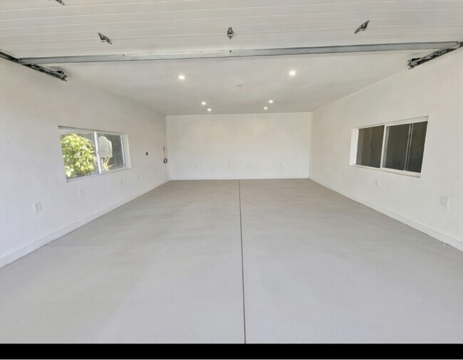 Building Photo - 170 S 30th St