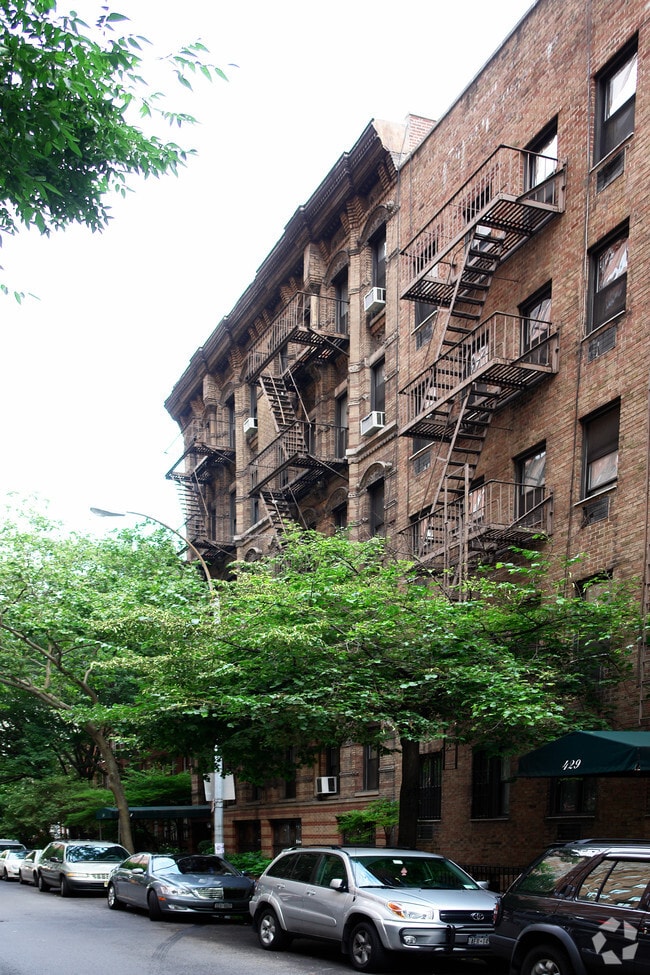 Building Photo - 433 W 24th St