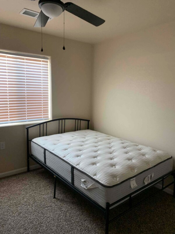 Foto del edificio - 3640 Newport Ave