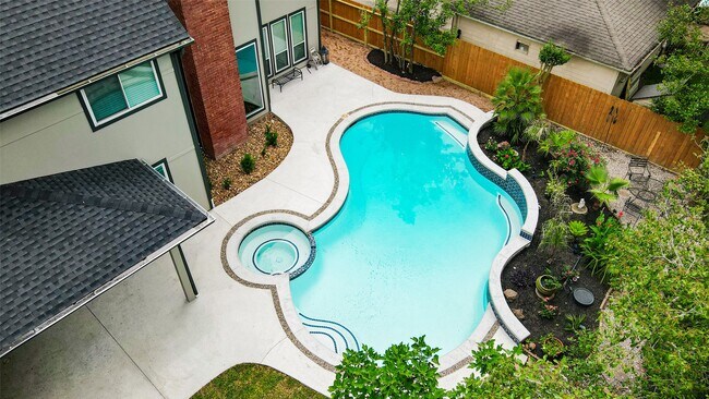 Foto del edificio - 5807 Mountain View Dr