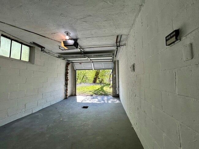 Building Photo - 124 Idlewood Rd