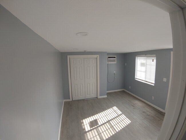 Cozy, but spacious. - 8541 Rosena Ave