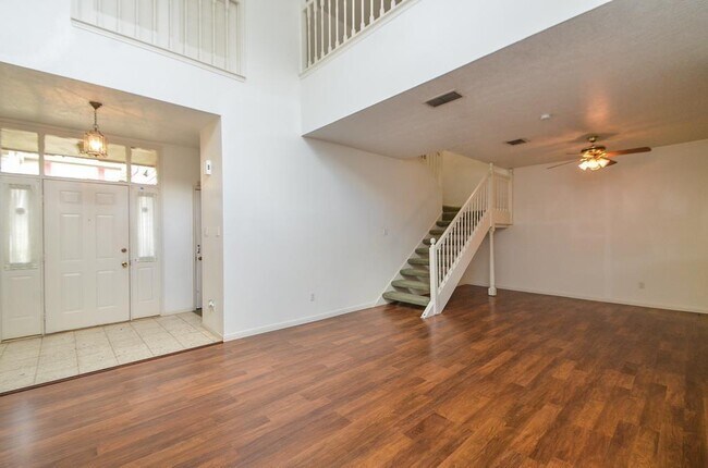 Building Photo - 7350 Kirby Dr