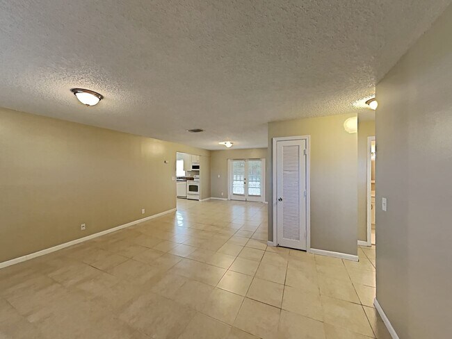 Foto del edificio - 9380 Richmond Cir