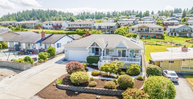 Building Photo - 1486 SE Camano Dr
