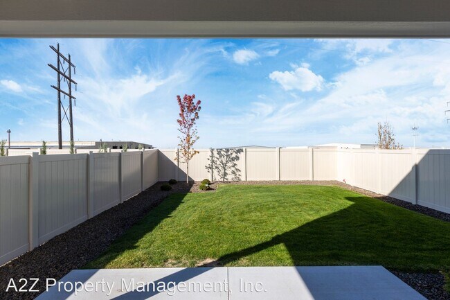 Building Photo - 4 br, 2.5 bath House - 5331 S Redeken Place