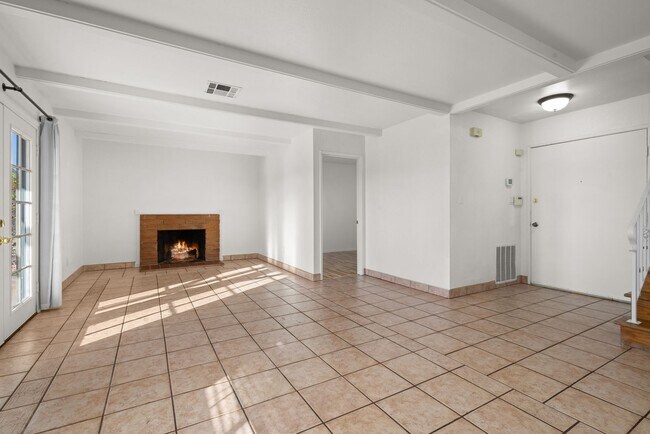 Foto del edificio - 533 Hibiscus Ct