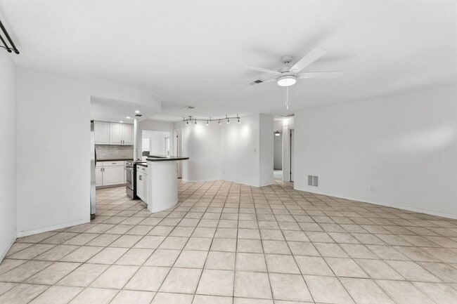 Foto del edificio - 766 20th Ave N