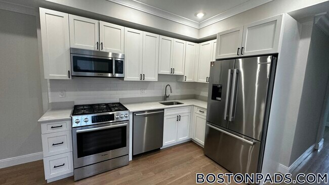Foto del edificio - 47 Englewood Ave