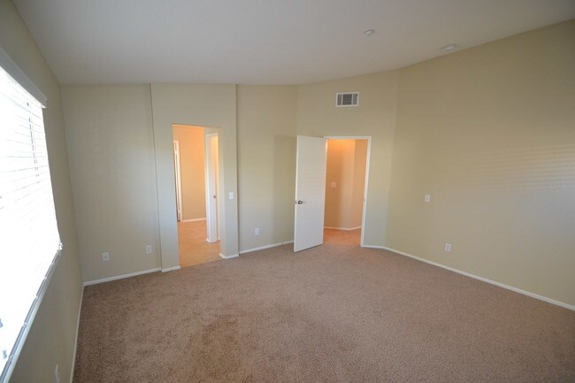 Building Photo - 15550 Northstar Ave