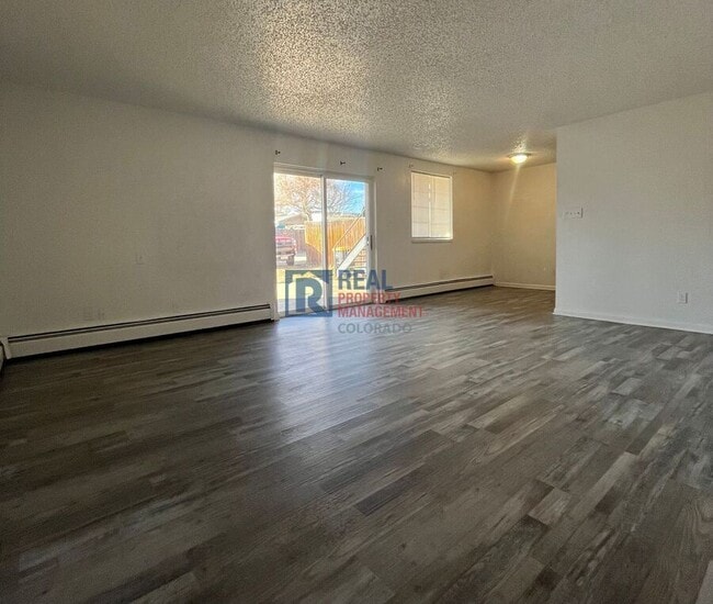 Foto del edificio - 1303 Coffman St