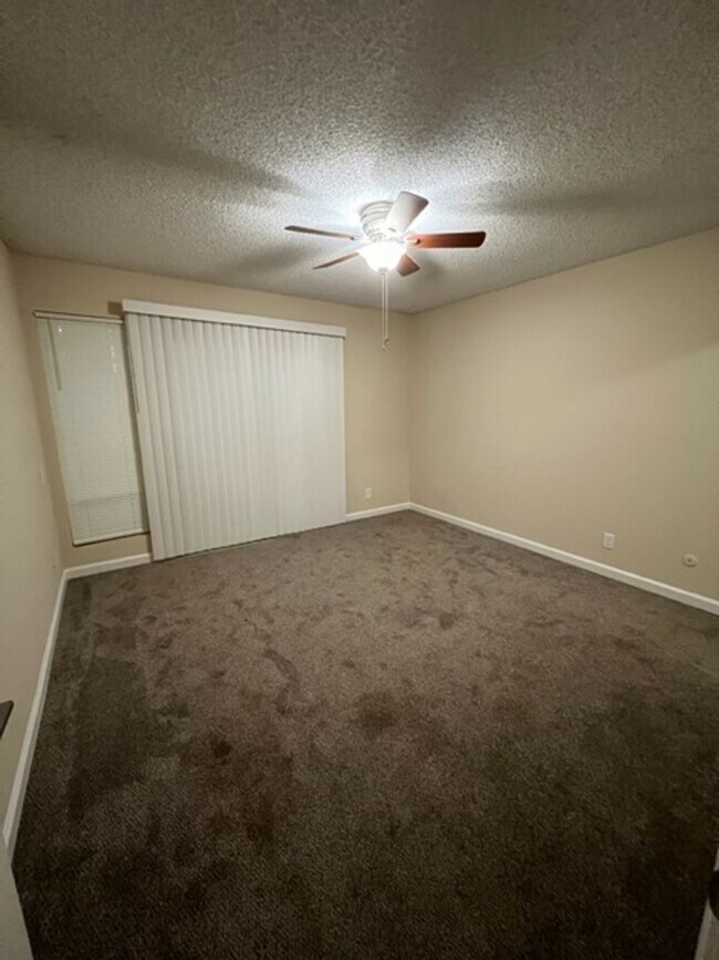 Foto del interior - Riverside Gardens