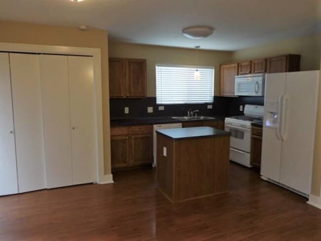 Building Photo - 7507 Pheasant Grove Dr
