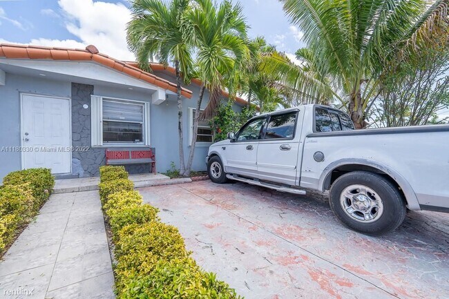 Foto del edificio - 2 br, 1 bath House - 2957 SW 36th Ct # 1