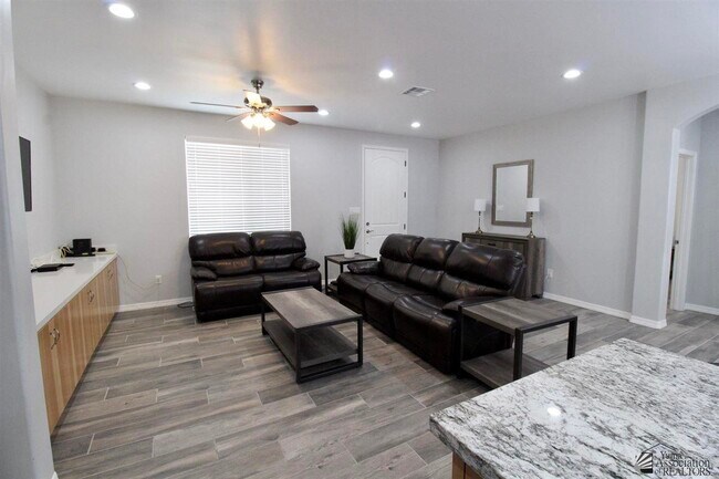 Foto del edificio - 4259 W 11th St