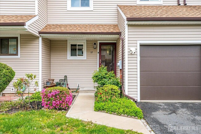 Building Photo - 12 Tulip Ct