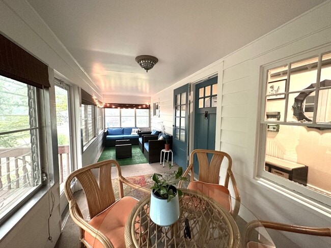 Building Photo - 3 bedrooms, 1.5 bath
