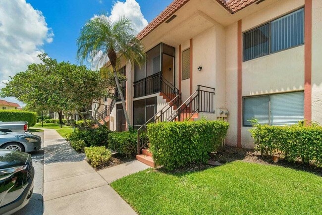 Building Photo - 341 Lakeview Dr