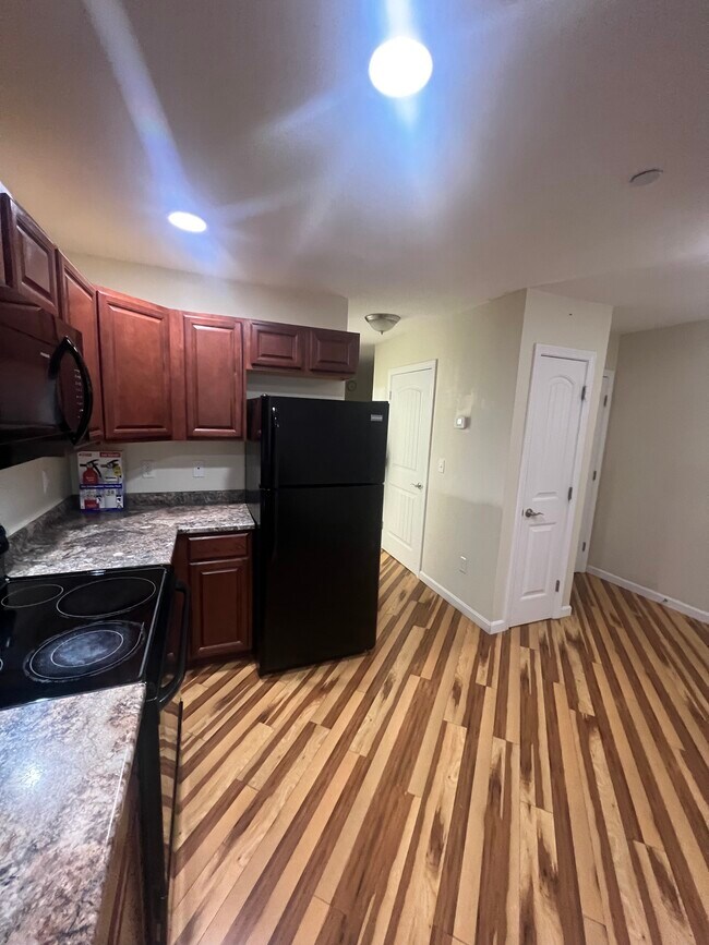 Foto del edificio - 49 River Village Dr