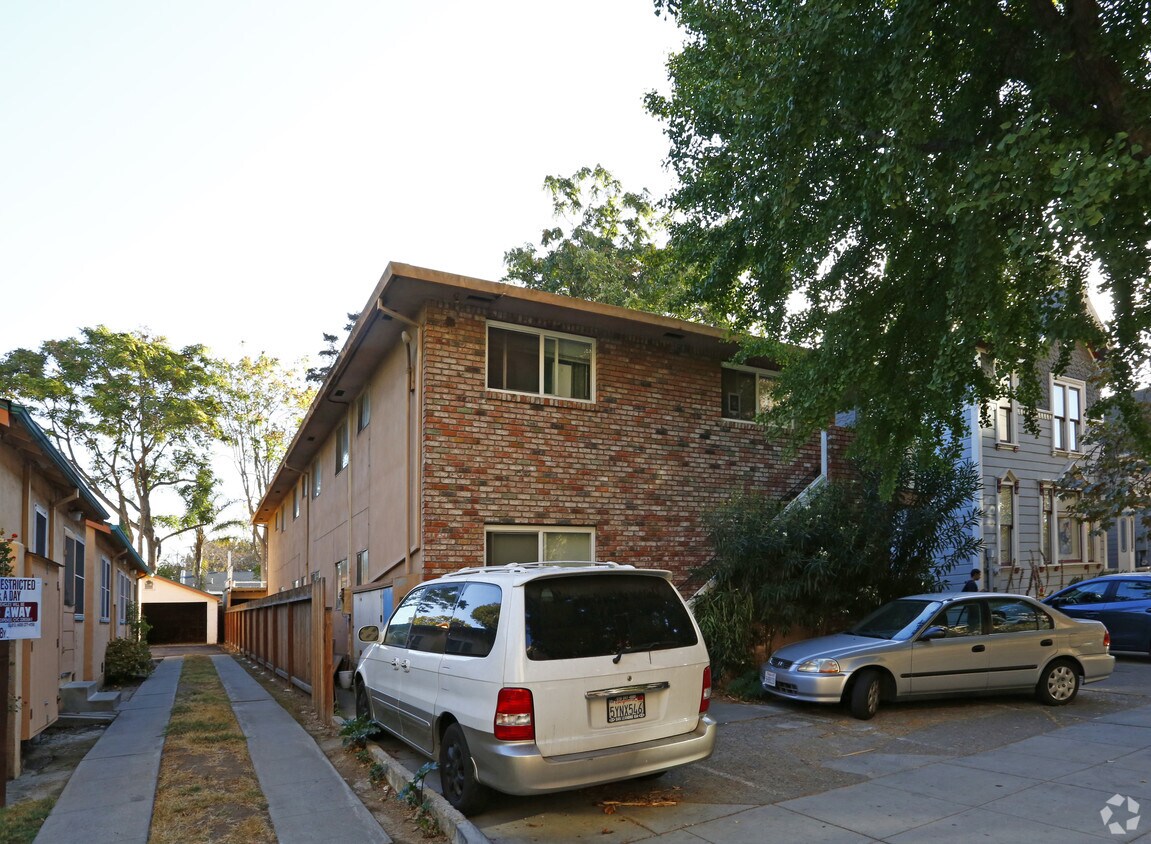 Building Photo - 350 S 10th St